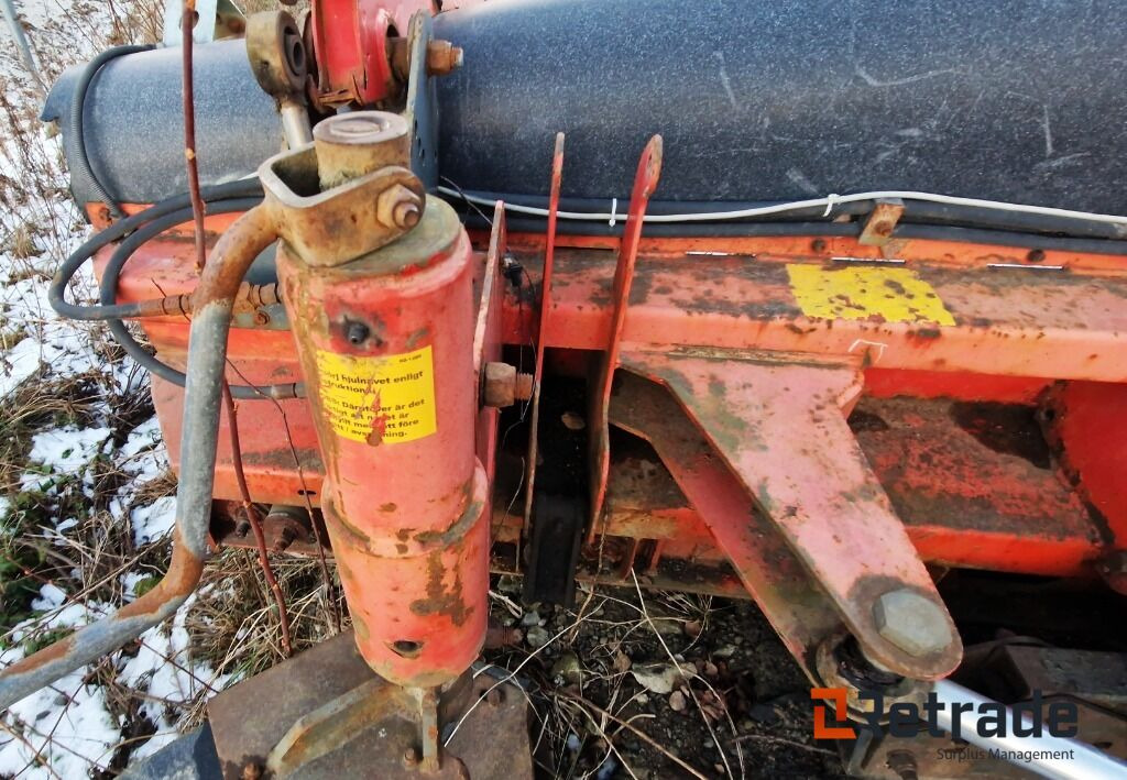 Snøryddingsutstyr Sand og saltspreder - Construction equipment: picture 2 Snøryddingsutstyr Sand og saltspreder - Construction equipment: picture 2