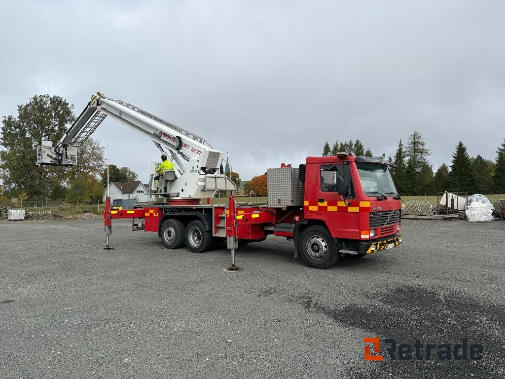 Volvo FL10 6*2 med Bronto 28-2TI skylift - Mobile crane: picture 4 Volvo FL10 6*2 med Bronto 28-2TI skylift - Mobile crane: picture 4