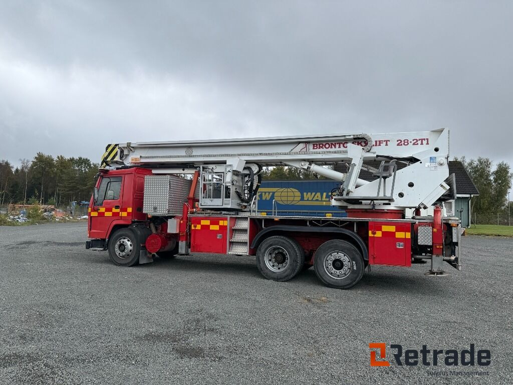Volvo FL10 6*2 med Bronto 28-2TI skylift - Mobile crane: picture 2 Volvo FL10 6*2 med Bronto 28-2TI skylift - Mobile crane: picture 2
