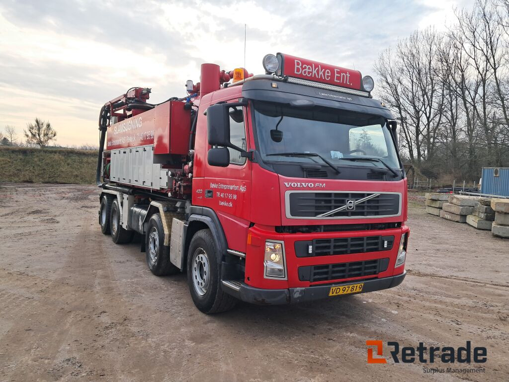 Volvo FM 400 8x2 med wirehejs og Hvidtved Larsen slamsuger - Vacuum truck: picture 3 Volvo FM 400 8x2 med wirehejs og Hvidtved Larsen slamsuger - Vacuum truck: picture 3