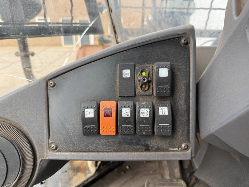 Wheel loader Cat 930H - New Tires / High-tip Bucket / Auto Greasing: picture 12 Wheel loader Cat 930H - New Tires / High-tip Bucket / Auto Greasing: picture 12