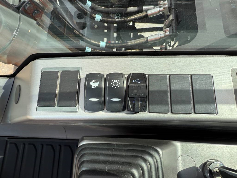 Crawler excavator Doosan Develon DX205 *2025 Model* - Unused / Hammer Lines: picture 15