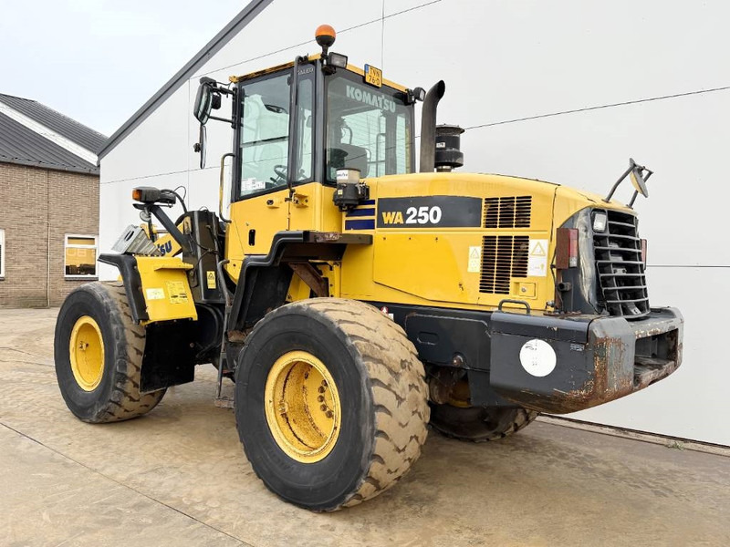 Komatsu WA250-5 - Dutch Machine / 3rd Function / Auto Lube - Wheel loader: picture 3 Komatsu WA250-5 - Dutch Machine / 3rd Function / Auto Lube - Wheel loader: picture 3