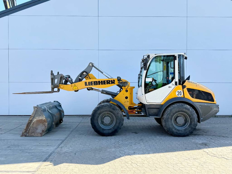 Wheel loader Liebherr L506C - German Machine / Quick Coupler: picture 1
