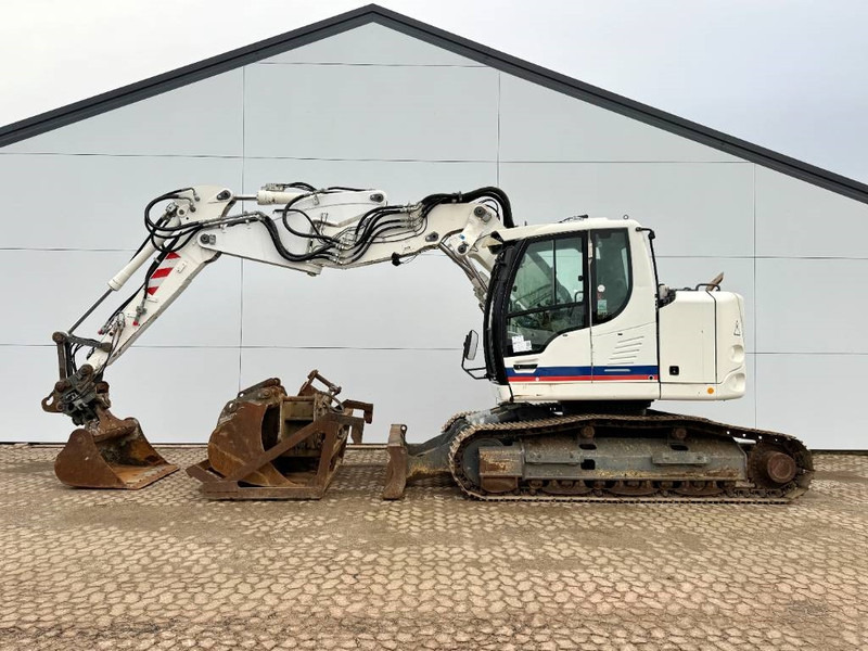 Liebherr R914 Compact - Triple Boom + Extra Attachments - Crawler excavator: picture 2 Liebherr R914 Compact - Triple Boom + Extra Attachments - Crawler excavator: picture 2