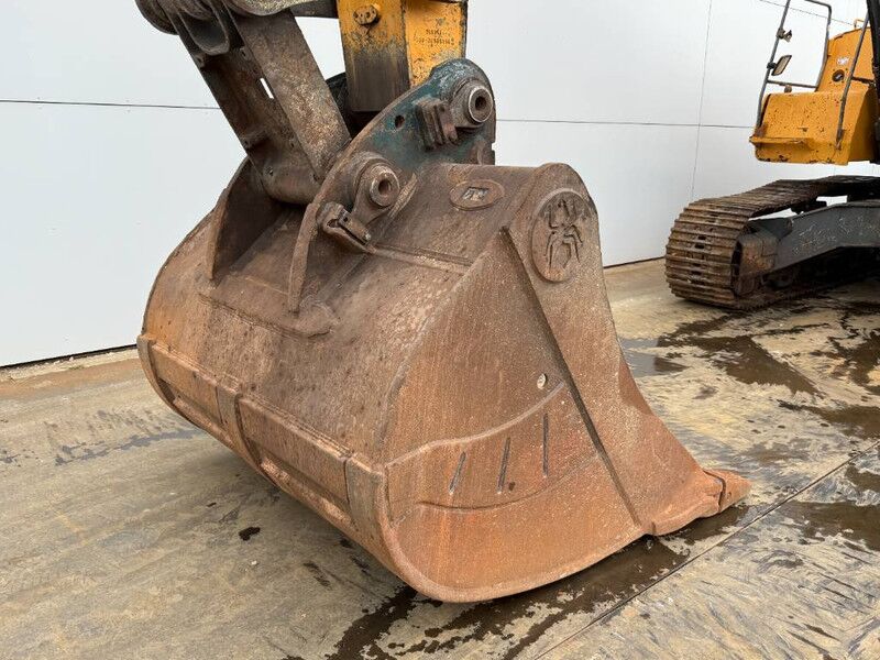 Crawler excavator Liebherr R946LC - Automatic Greasing / Rear + Side Camera: picture 20 Crawler excavator Liebherr R946LC - Automatic Greasing / Rear + Side Camera: picture 20
