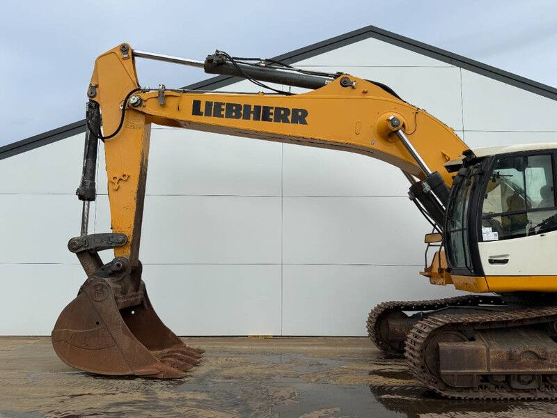 Crawler excavator Liebherr R946LC - Automatic Greasing / Rear + Side Camera: picture 16 Crawler excavator Liebherr R946LC - Automatic Greasing / Rear + Side Camera: picture 16