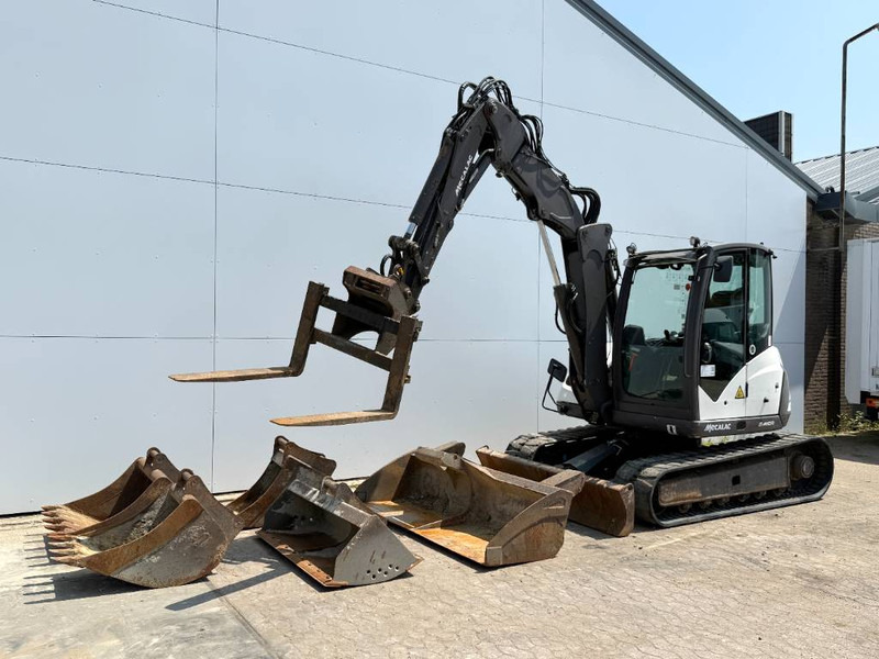Mecalac 8MCR - 6 Attachments Included! Auto Greasing - Mini excavator: picture 2 Mecalac 8MCR - 6 Attachments Included! Auto Greasing - Mini excavator: picture 2