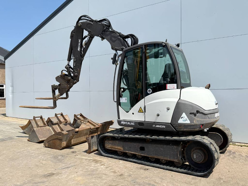 Mecalac 8MCR - 6 Attachments Included! Auto Greasing - Mini excavator: picture 3 Mecalac 8MCR - 6 Attachments Included! Auto Greasing - Mini excavator: picture 3