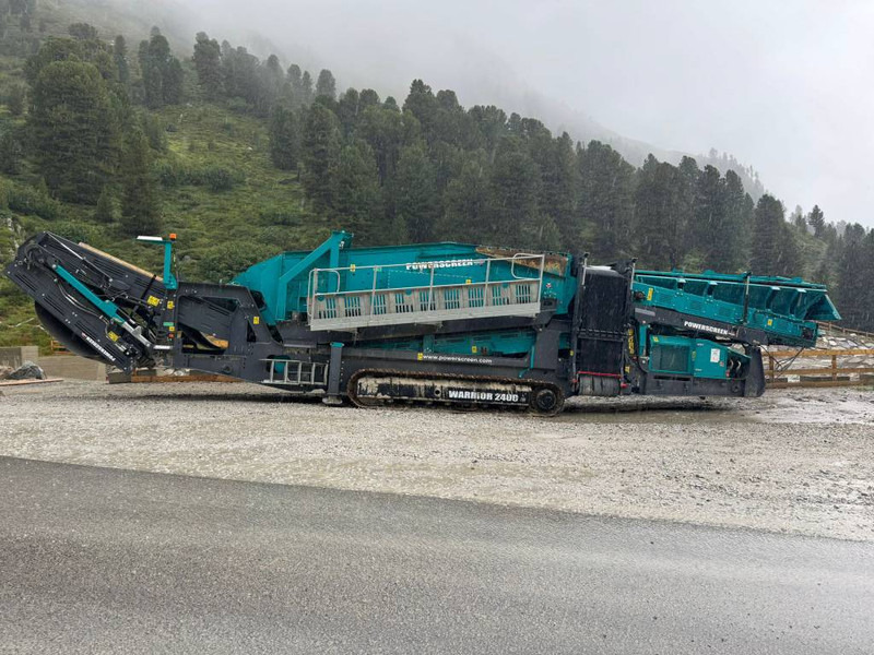 Powerscreen Warrior 2400 - Only 1000 Hours! Extra Conveyor - Screener: picture 1 Powerscreen Warrior 2400 - Only 1000 Hours! Extra Conveyor - Screener: picture 1