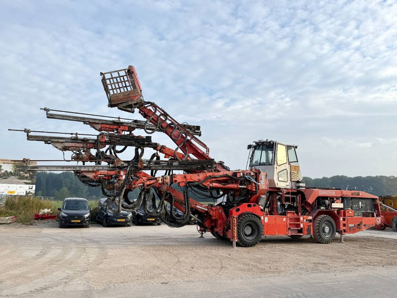 Sandvik DT1130-SC - 3x TB150 Drill Boom + Basket Boom - Drilling rig: picture 1 Sandvik DT1130-SC - 3x TB150 Drill Boom + Basket Boom - Drilling rig: picture 1