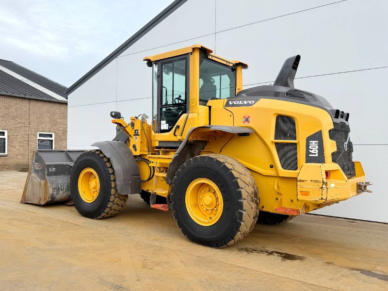 Volvo L60H - Backup Camera / Quick Coupler - Wheel loader: picture 3 Volvo L60H - Backup Camera / Quick Coupler - Wheel loader: picture 3