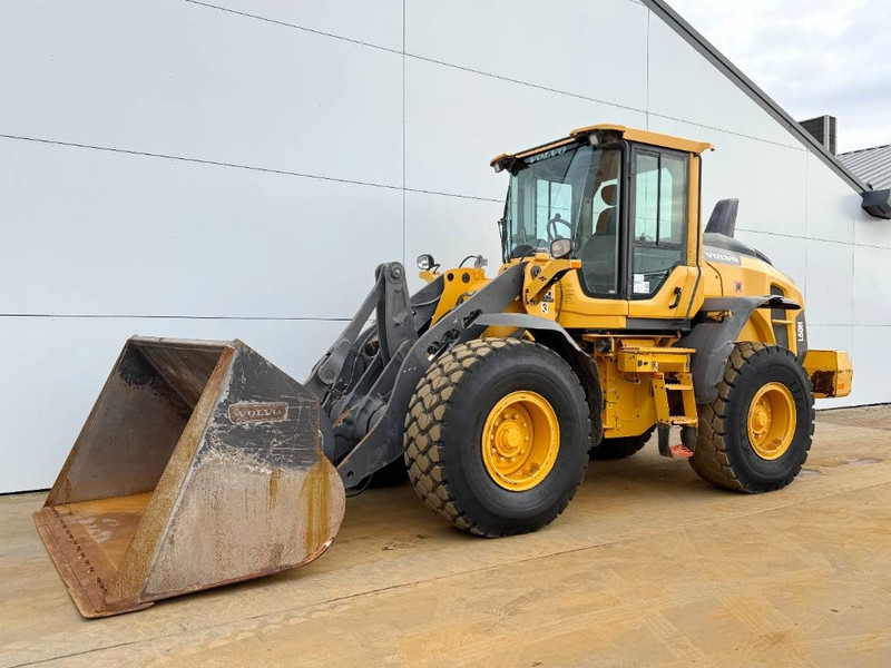 Volvo L60H - Backup Camera / Quick Coupler - Wheel loader: picture 2 Volvo L60H - Backup Camera / Quick Coupler - Wheel loader: picture 2