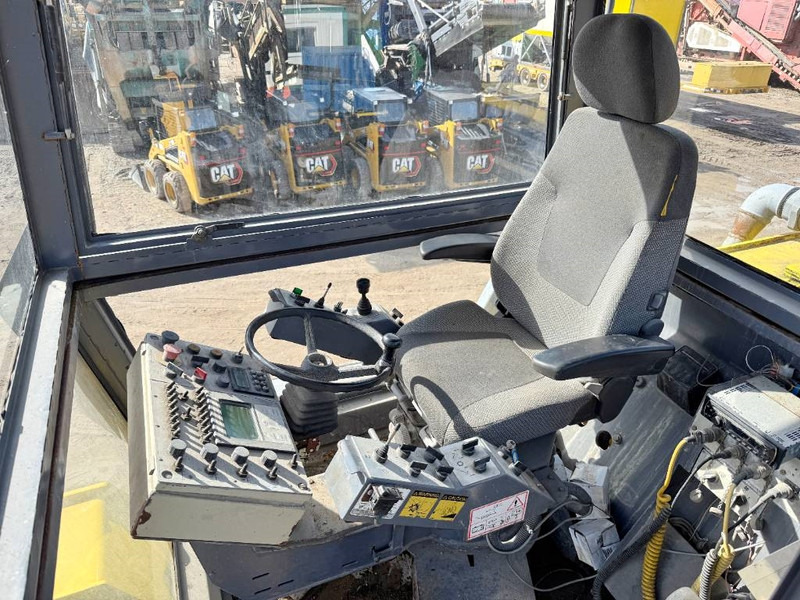 Asphalt machine Wirtgen WR2500SK - Dutch Machine / Extra Miller and Tires: picture 7 Asphalt machine Wirtgen WR2500SK - Dutch Machine / Extra Miller and Tires: picture 7