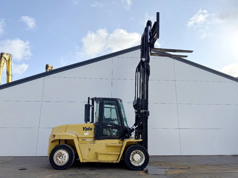 Yale GDP120DB - Triplex / Side Shift / Fork Positioners - Diesel forklift: picture 2 Yale GDP120DB - Triplex / Side Shift / Fork Positioners - Diesel forklift: picture 2