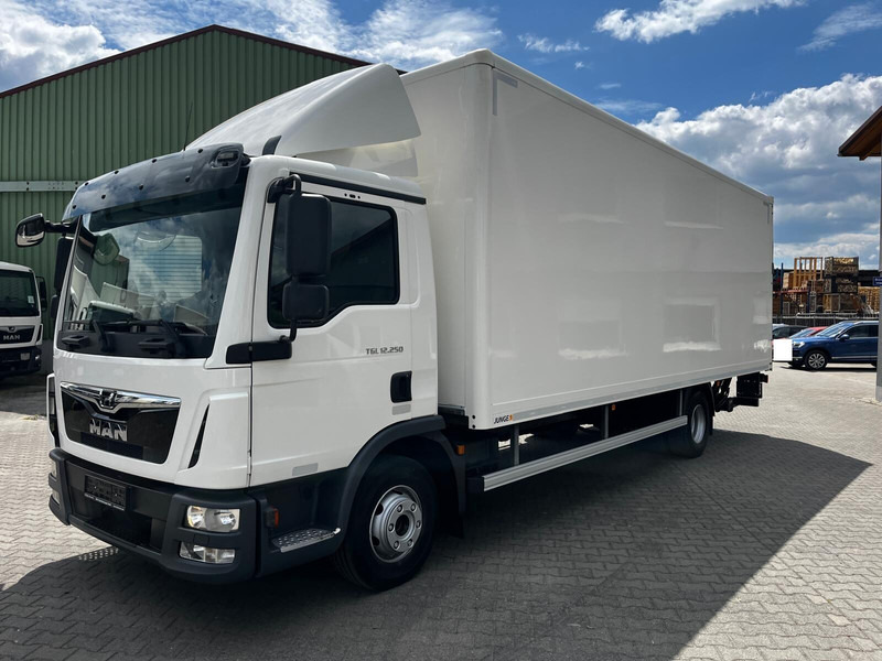 MAN TGL 12.250 Euro 6 4x2 - Box truck: picture 1 MAN TGL 12.250 Euro 6 4x2 - Box truck: picture 1