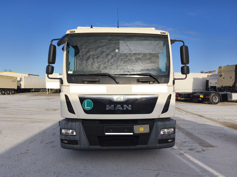 MAN TGL 8.180 4x2 Euro 6 Koffer LBW AHK (43) - Box truck: picture 3 MAN TGL 8.180 4x2 Euro 6 Koffer LBW AHK (43) - Box truck: picture 3