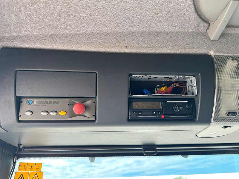 Garbage truck MAN TGS 28.320: picture 17