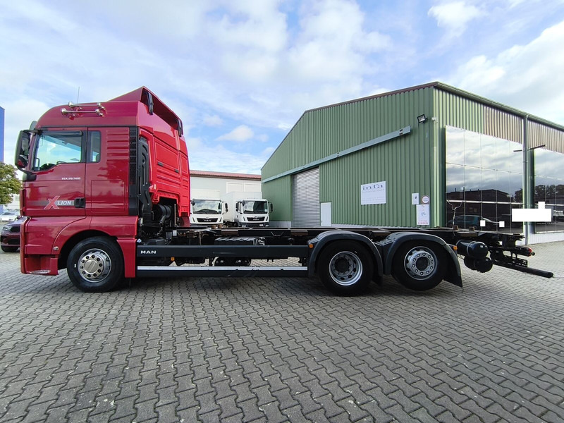 MAN TGX 26.500 BDF 6x2 Euro 6 Retarder Standard Lift+Lenk (29) - Cab chassis truck: picture 5 MAN TGX 26.500 BDF 6x2 Euro 6 Retarder Standard Lift+Lenk (29) - Cab chassis truck: picture 5