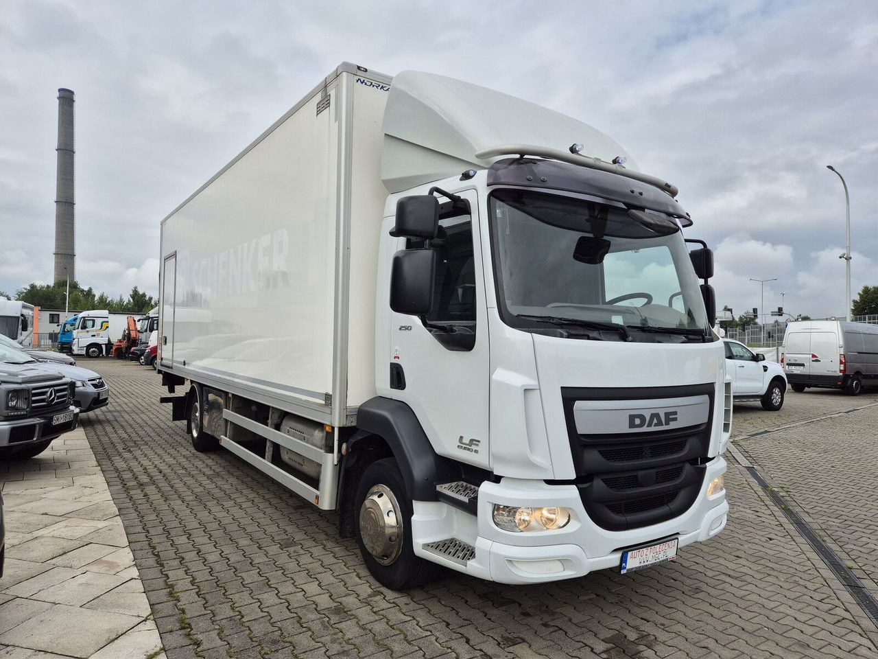 DAF LF 250 FA / Euro 6 / 18 EP / 3 Seats / 1 Owner - Box truck: picture 4 DAF LF 250 FA / Euro 6 / 18 EP / 3 Seats / 1 Owner - Box truck: picture 4