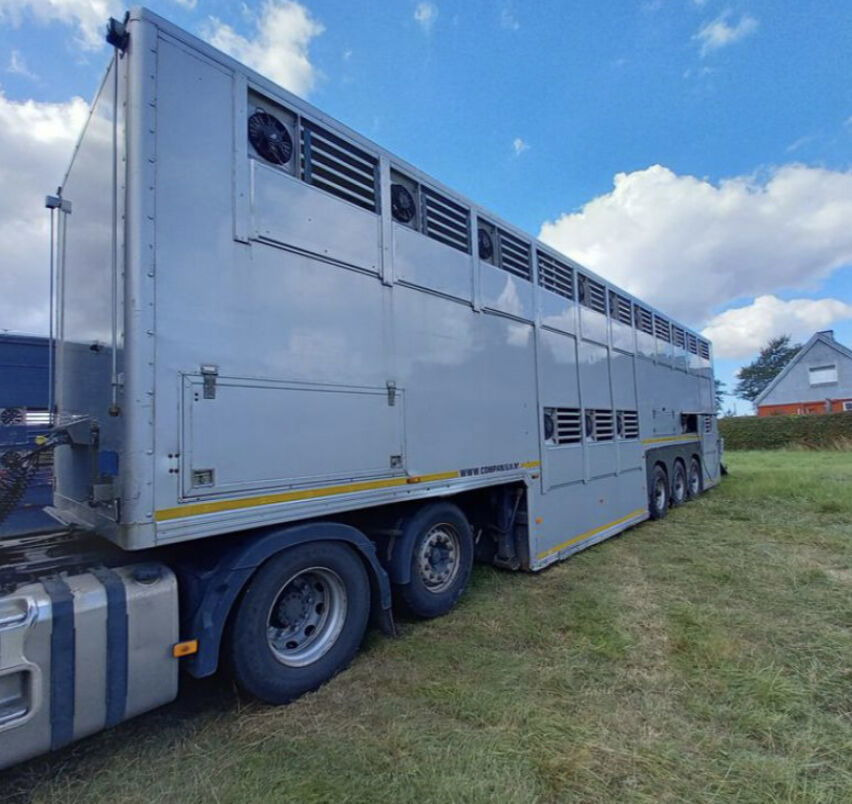 Gray and Adams Gadd3 / Works Great / Hydraulic / 2 Levels - Livestock semi-trailer: picture 5 Gray and Adams Gadd3 / Works Great / Hydraulic / 2 Levels - Livestock semi-trailer: picture 5