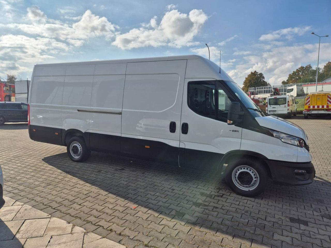 Iveco Daily 35S14 L4H3 - Panel van: picture 5 Iveco Daily 35S14 L4H3 - Panel van: picture 5