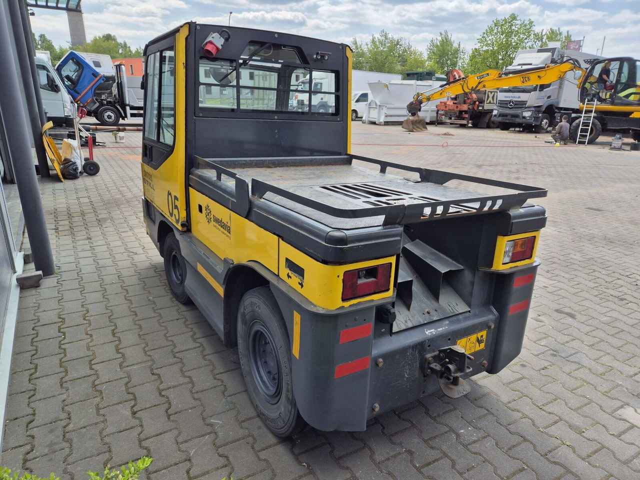 STILL R 07-25 , NO Battery , NEW Tires - Tow tractor: picture 3 STILL R 07-25 , NO Battery , NEW Tires - Tow tractor: picture 3