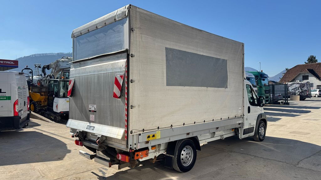 Fiat Ducato 2.3 JTD - 2014 - AIR Condition - Hydraulic Ramp - Curtain side van: picture 5 Fiat Ducato 2.3 JTD - 2014 - AIR Condition - Hydraulic Ramp - Curtain side van: picture 5
