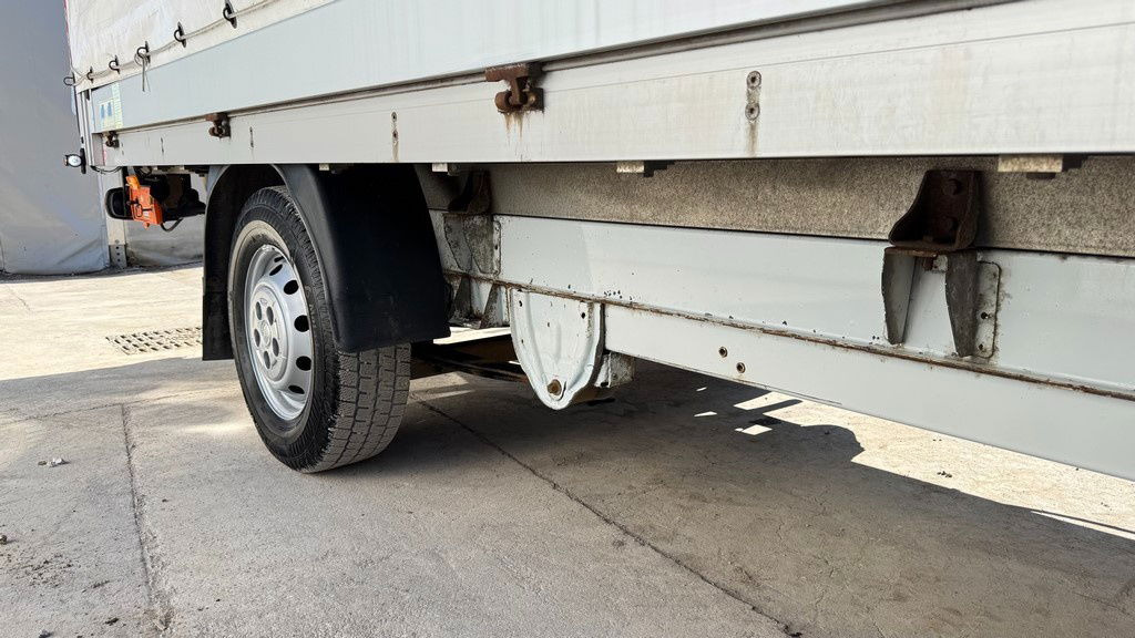 Fiat Ducato 2.3 JTD - 2014 - AIR Condition - Hydraulic Ramp - Curtain side van: picture 4 Fiat Ducato 2.3 JTD - 2014 - AIR Condition - Hydraulic Ramp - Curtain side van: picture 4