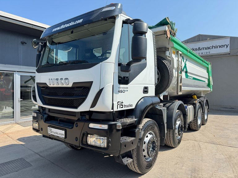 Iveco Trakker AD410T45 8x4 20m3 - hydr. back - 72.000km - Tipper: picture 1 Iveco Trakker AD410T45 8x4 20m3 - hydr. back - 72.000km - Tipper: picture 1