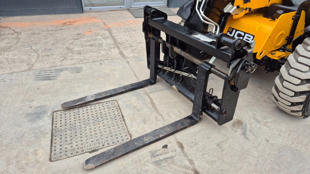 JCB 525-60 HI-VIZ - 2022 Year - 965 Hours - 6M - 2.5T - Forklift: picture 2 JCB 525-60 HI-VIZ - 2022 Year - 965 Hours - 6M - 2.5T - Forklift: picture 2