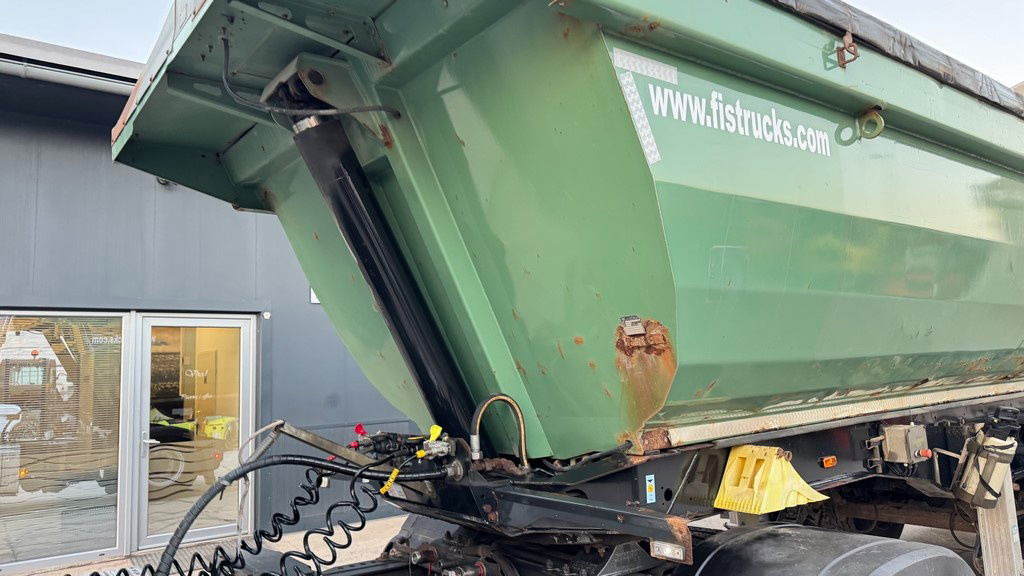 Meiller Kisa 3 - 3-Axle Tipper Trailer - hydr. back side - Tipper semi-trailer: picture 2 Meiller Kisa 3 - 3-Axle Tipper Trailer - hydr. back side - Tipper semi-trailer: picture 2