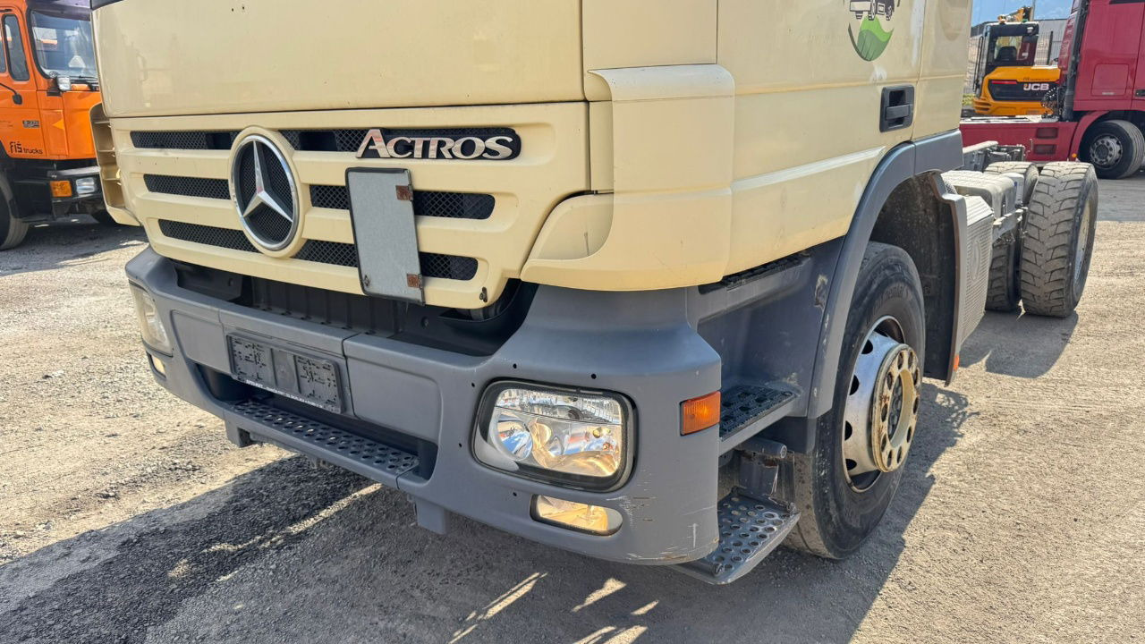 Mercedes-Benz 1832 4x2 chassis - motor brake - full spring - Cab chassis truck: picture 2 Mercedes-Benz 1832 4x2 chassis - motor brake - full spring - Cab chassis truck: picture 2