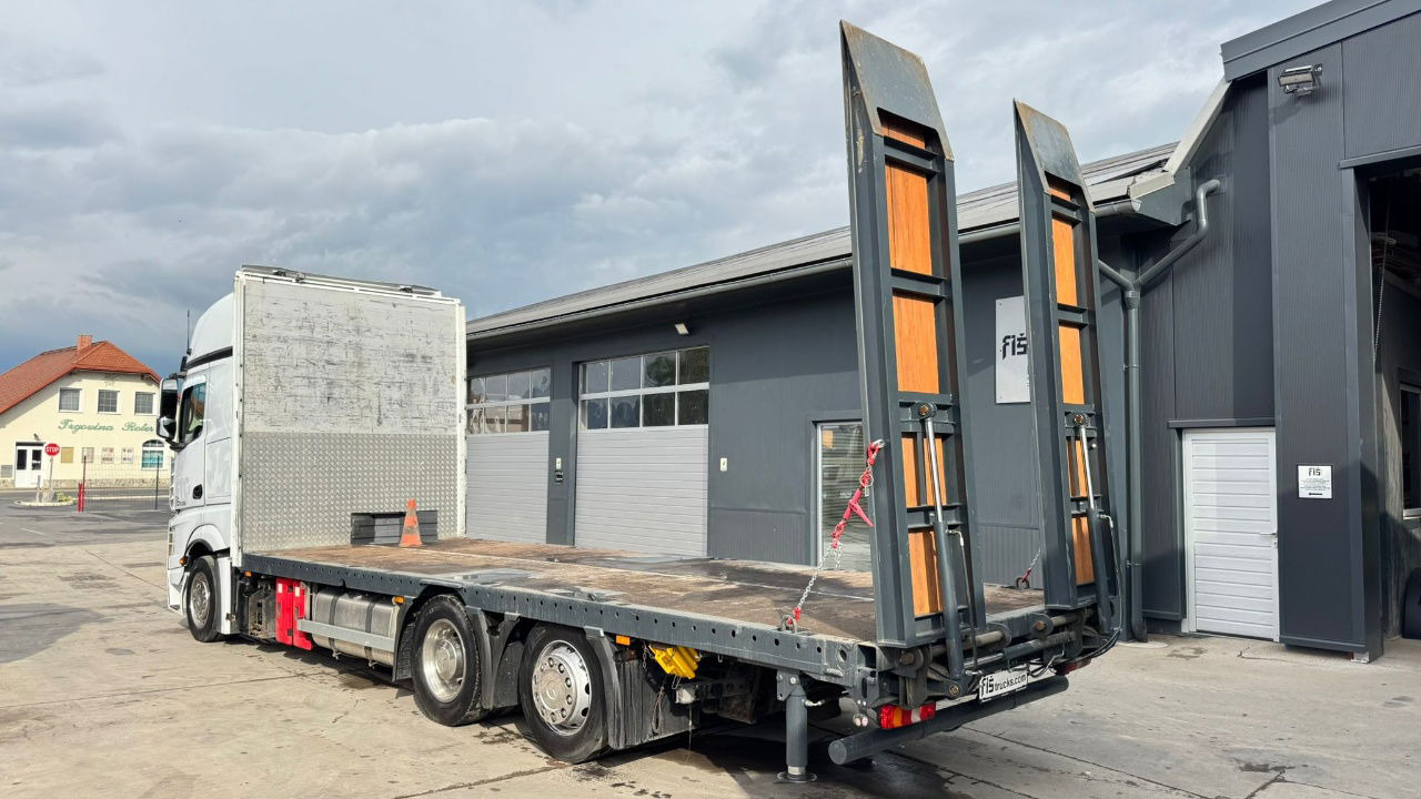 Mercedes-Benz Actros 2545 6x2 transporter - steering axle - 7.8M - Autotransporter truck: picture 5 Mercedes-Benz Actros 2545 6x2 transporter - steering axle - 7.8M - Autotransporter truck: picture 5