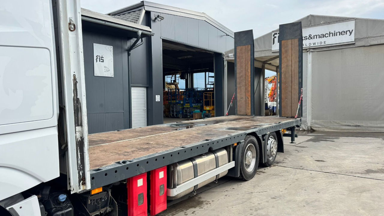 Mercedes-Benz Actros 2545 6x2 transporter - steering axle - 7.8M - Autotransporter truck: picture 2 Mercedes-Benz Actros 2545 6x2 transporter - steering axle - 7.8M - Autotransporter truck: picture 2
