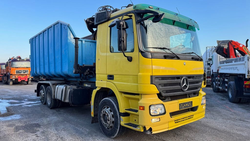 Mercedes-Benz Actros 2546 6x2 abroll tipper - crane LIV - scissors - retarder - lifting axle - Container transporter/ Swap body truck: picture 4 Mercedes-Benz Actros 2546 6x2 abroll tipper - crane LIV - scissors - retarder - lifting axle - Container transporter/ Swap body truck: picture 4