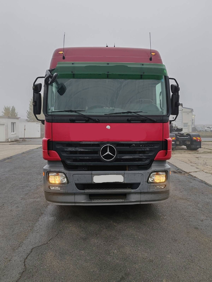 Mercedes-Benz Actros 2644L 6X4 stake body - Palfinger crane PK18500 - Dropside/ Flatbed truck: picture 3 Mercedes-Benz Actros 2644L 6X4 stake body - Palfinger crane PK18500 - Dropside/ Flatbed truck: picture 3