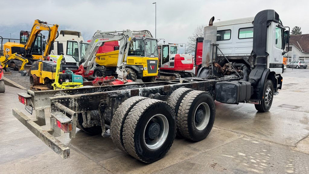 Mercedes-Benz Actros 3331 B 6x4 chassis - big axle - Cab chassis truck: picture 5 Mercedes-Benz Actros 3331 B 6x4 chassis - big axle - Cab chassis truck: picture 5