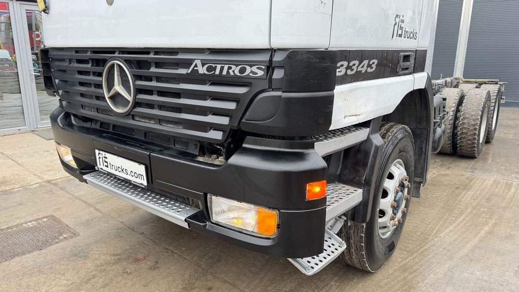 Mercedes-Benz Actros 3331 B 6x4 chassis - big axle - Cab chassis truck: picture 2 Mercedes-Benz Actros 3331 B 6x4 chassis - big axle - Cab chassis truck: picture 2