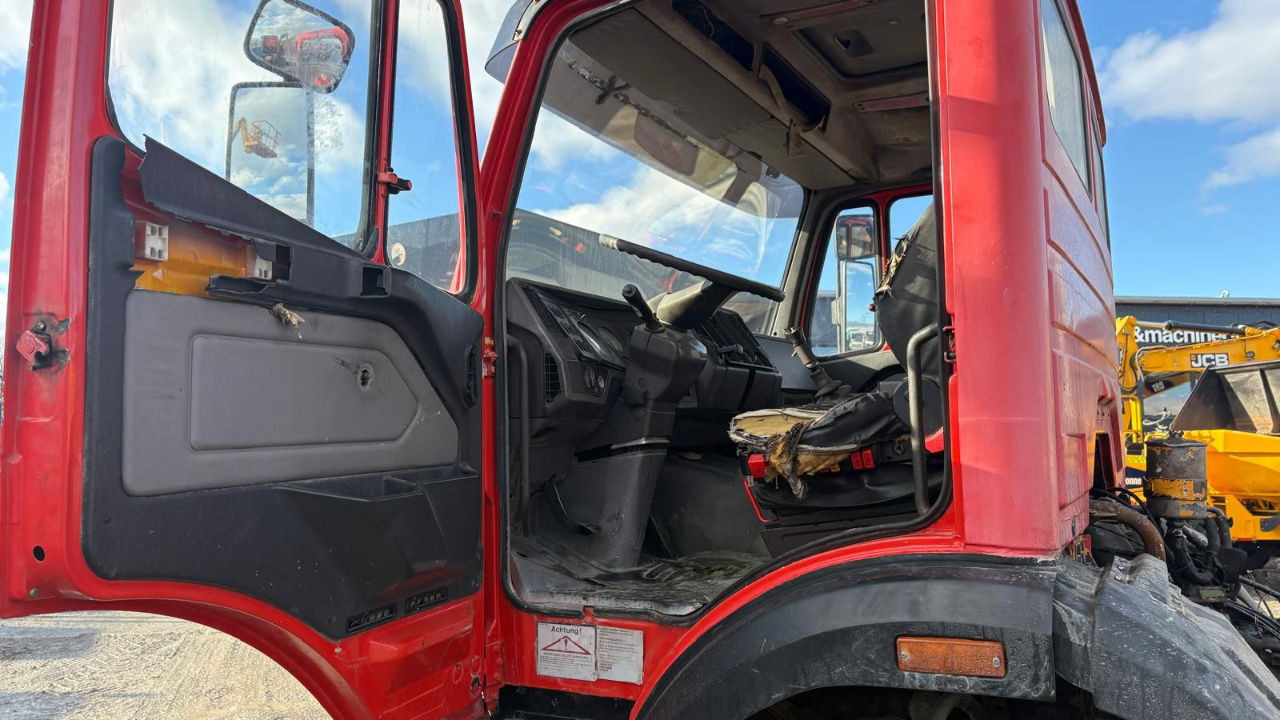 Cab chassis truck Mercedes-Benz SK 3229 8x4 chassis - complete spring V8: picture 10