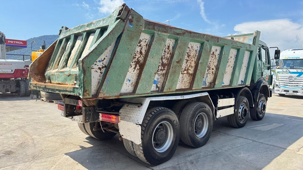 Mercedes-Benz SK 3235 8X4 tipper - V8 - Tipper: picture 4 Mercedes-Benz SK 3235 8X4 tipper - V8 - Tipper: picture 4