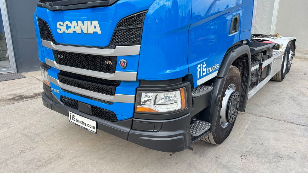 Scania P 360 6x2 palfinger abroll tipper - steering axle - Container transporter/ Swap body truck: picture 2 Scania P 360 6x2 palfinger abroll tipper - steering axle - Container transporter/ Swap body truck: picture 2