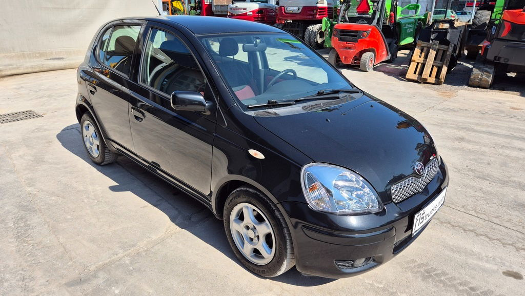 Toyota Yaris 1.3 - Petrol - 5 Doors - AC - Hatchback: picture 3 Toyota Yaris 1.3 - Petrol - 5 Doors - AC - Hatchback: picture 3