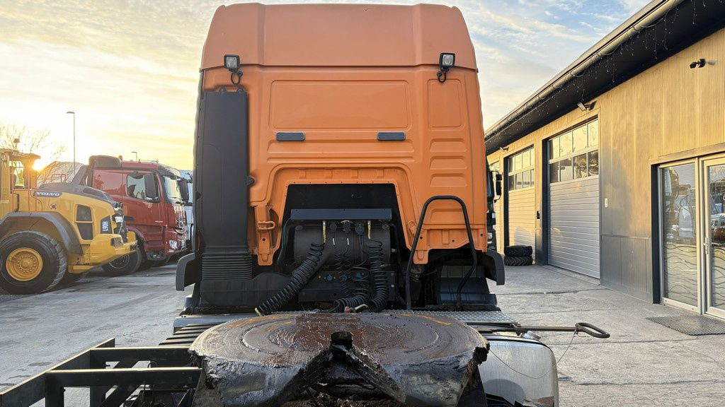 MAN TGA 18.430 4x2 tractor unit - new tyres - Tractor unit: picture 4 MAN TGA 18.430 4x2 tractor unit - new tyres - Tractor unit: picture 4