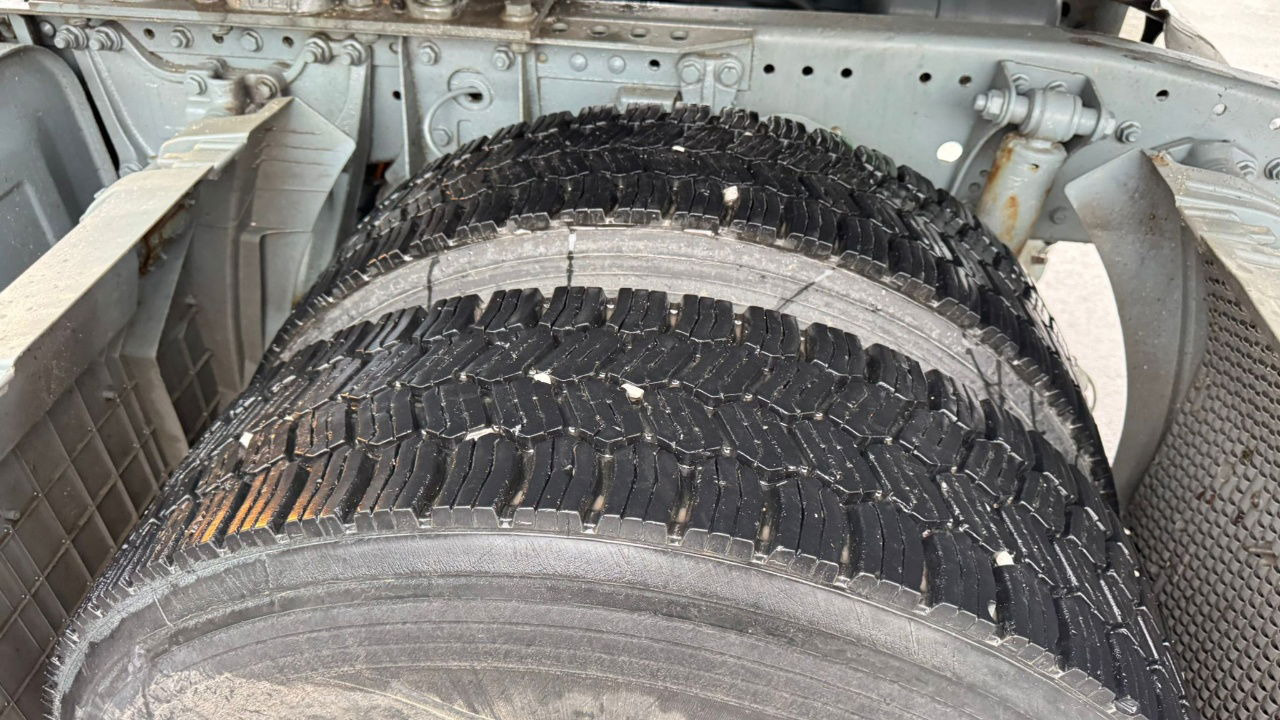 Mercedes-Benz Actros 1840 Axor 1840 LS 4x2 tipper hydraulics - Tractor unit: picture 5 Mercedes-Benz Actros 1840 Axor 1840 LS 4x2 tipper hydraulics - Tractor unit: picture 5