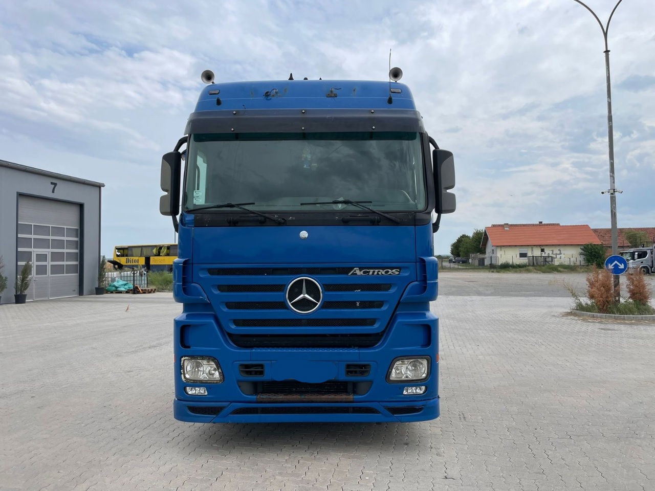 Mercedes-Benz Actros 1844 4x2 tractor unit - retarder - Tractor unit: picture 2 Mercedes-Benz Actros 1844 4x2 tractor unit - retarder - Tractor unit: picture 2