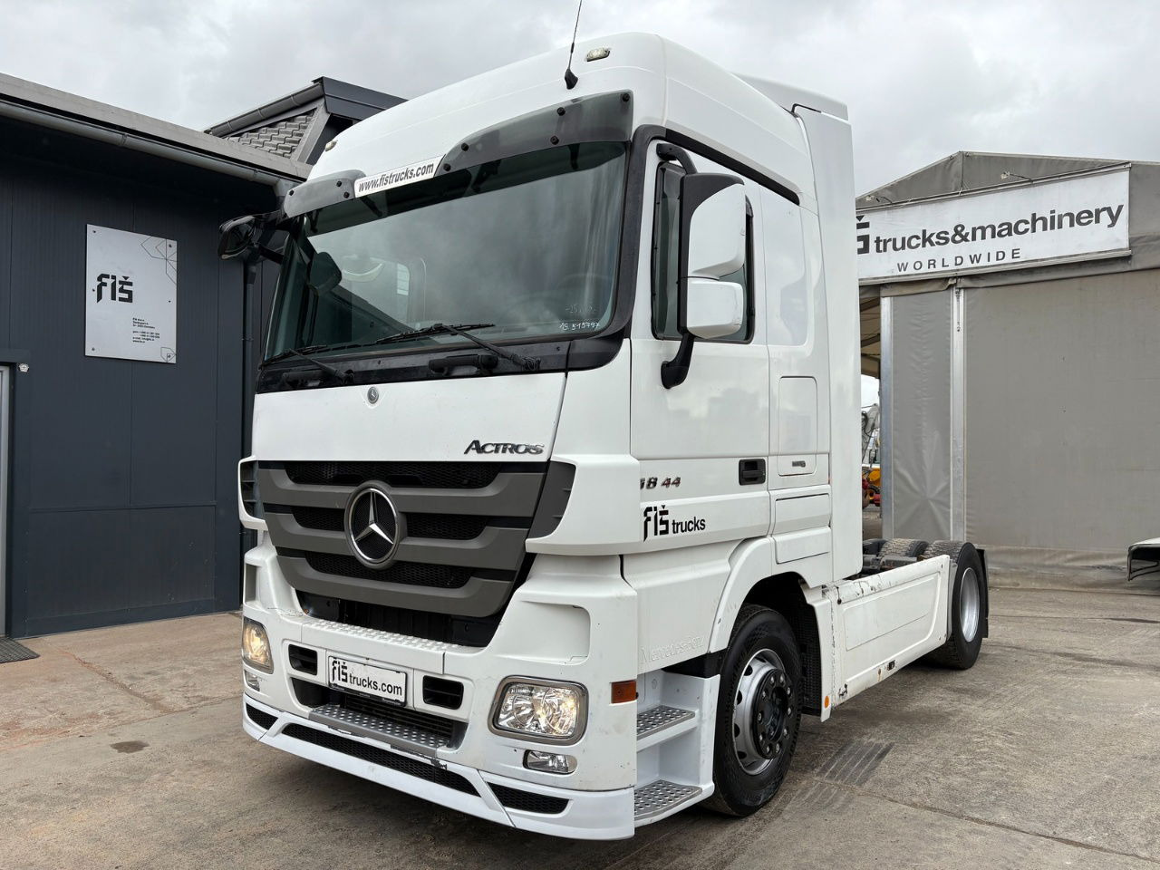 Mercedes-Benz Actros 1844 4x2 - tractor unit - retarder - Tractor unit: picture 1 Mercedes-Benz Actros 1844 4x2 - tractor unit - retarder - Tractor unit: picture 1
