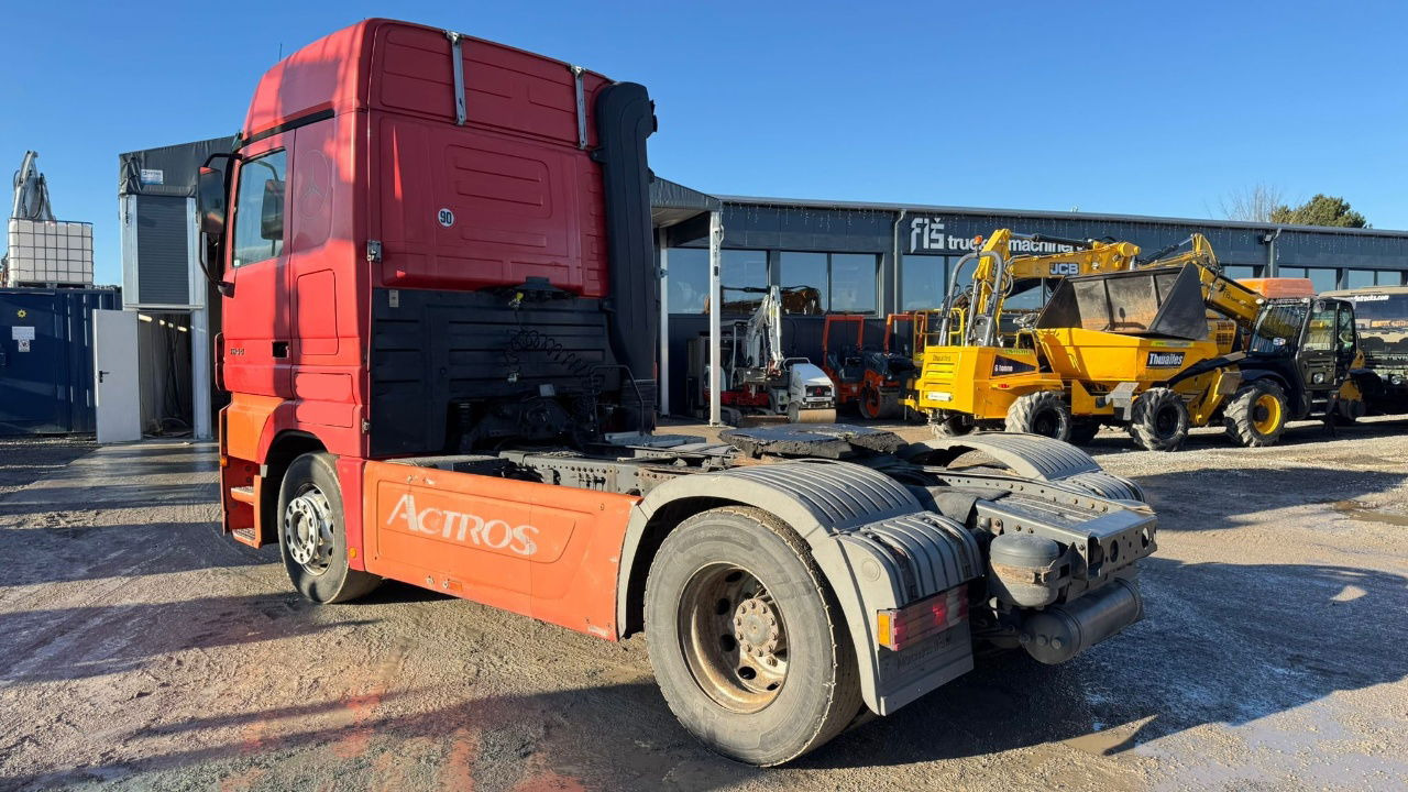 Mercedes-Benz Actros 1844 LS 4x2 tractor unit - retarder - Tractor unit: picture 5 Mercedes-Benz Actros 1844 LS 4x2 tractor unit - retarder - Tractor unit: picture 5