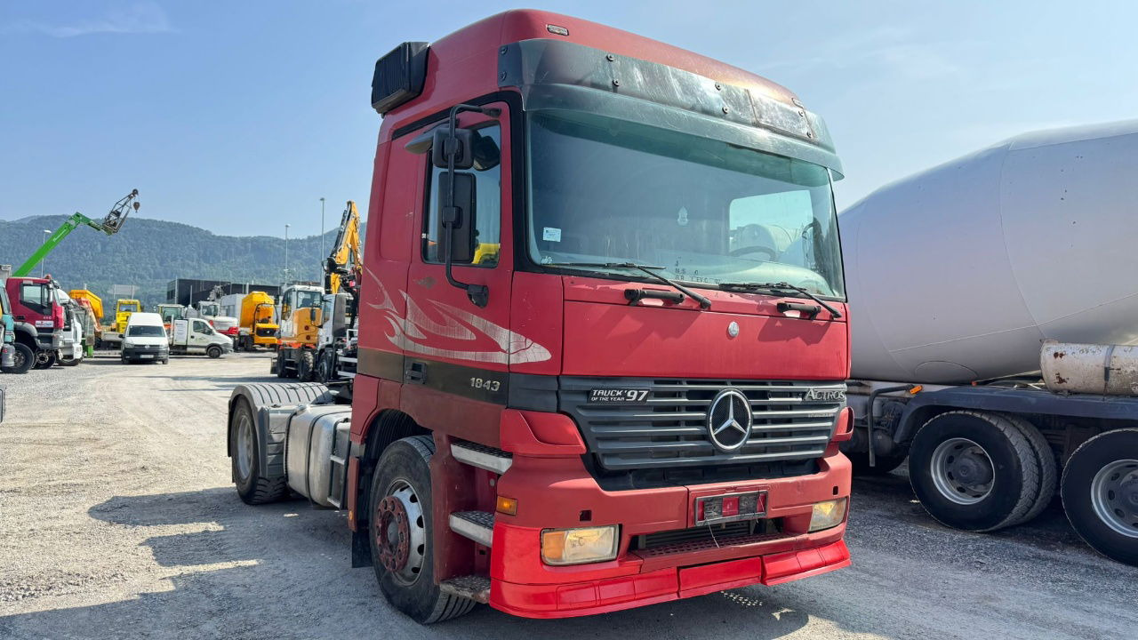 Mercedes-Benz Actros 1853 LS 4x2 tractor unit - air condition - Tractor unit: picture 3 Mercedes-Benz Actros 1853 LS 4x2 tractor unit - air condition - Tractor unit: picture 3