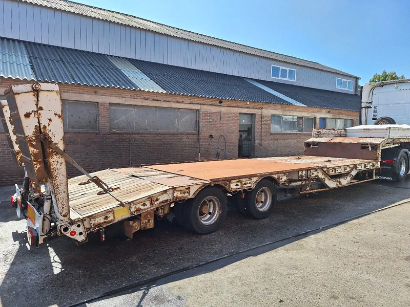 ACTM S32215C - Low loader semi-trailer: picture 3 ACTM S32215C - Low loader semi-trailer: picture 3